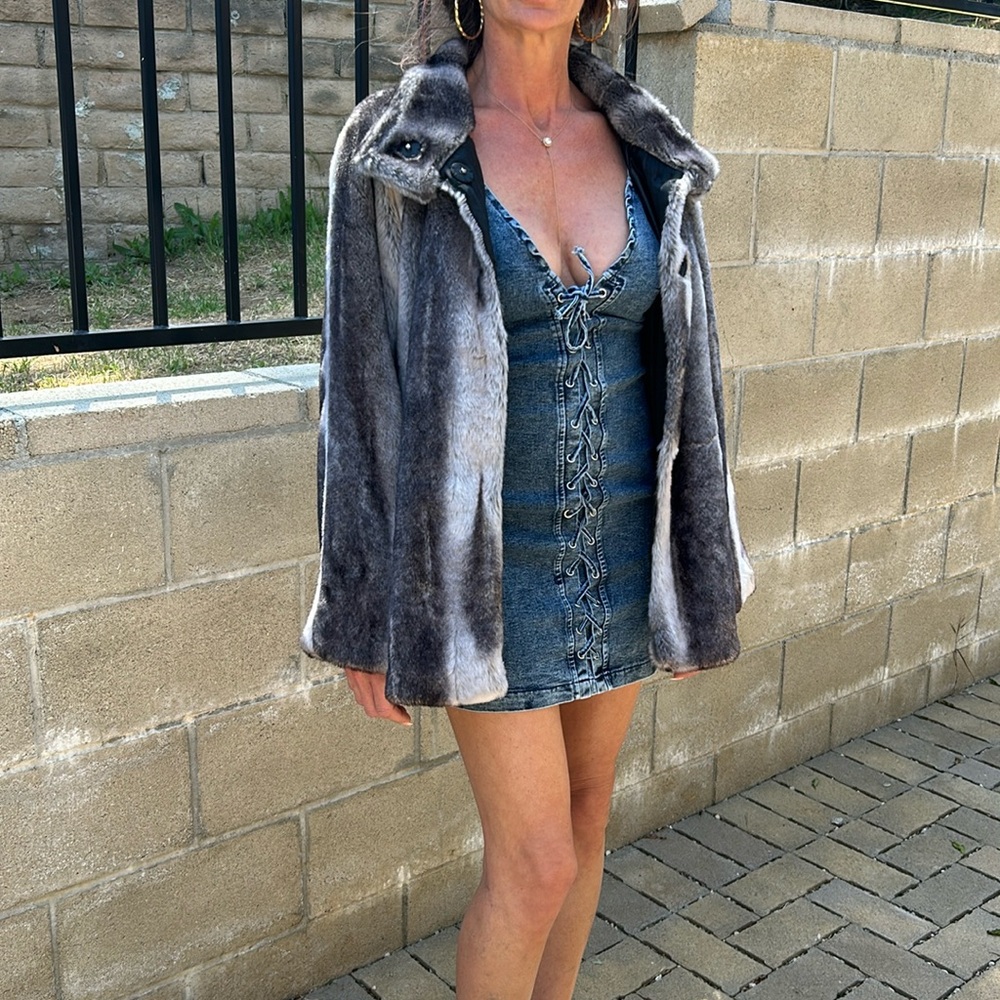 Faux fur gray ABS S coat, perfect for party and formal events.